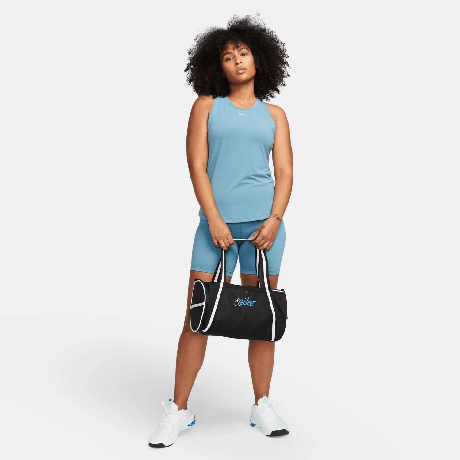 Nike Damen Sporttasche HERITAGE 11 Nike Damen Sporttasche HERITAGE – Bild 9