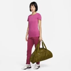 Nike Damen Sporttasche ONE TRAINING CLUB DUFFEL BAG 15 Nike Damen Sporttasche ONE TRAINING CLUB DUFFEL BAG -Sportbekleidung engelhorn Nike Damen Sporttasche ONE TRAINING CLUB DUFFEL BAG Detailansicht 05 V1079606M v1