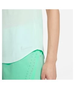 Nike Damen Top "Breathe Cool" -Sportbekleidung engelhorn Nike Damen Top Breathe Cool Detailansicht 09 V1070932I v1