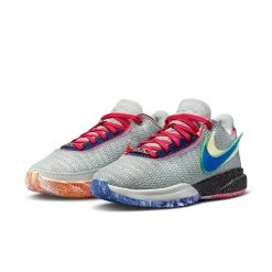 Nike Herren Basketballschuhe LEBRON 20 TRINITY 18 Nike Herren Basketballschuhe LEBRON 20 TRINITY -Sportbekleidung engelhorn Nike Herren Basketballschuhe LEBRON 20 TRINITY Detailansicht 05 V1078373G v1