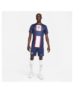 Nike Herren Fußballtrikot Heimtrikot Replica PARIS SAINT-GERMAIN 2022/23 STADIUM HOME -Sportbekleidung engelhorn Nike Herren Fussballtrikot Heimtrikot Replica PARIS SAINT GERMAIN 202223 STADIUM HOME Detailansicht 05 V1075038R v1