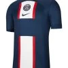 Nike Herren Fußballtrikot Heimtrikot Replica PARIS SAINT-GERMAIN 2022/23 STADIUM HOME -Sportbekleidung engelhorn Nike Herren Fussballtrikot Heimtrikot Replica PARIS SAINT GERMAIN 202223 STADIUM HOME Vorderansicht V1075038R v1