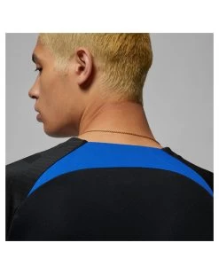 Nike Herren Fußballtrikot PARIS SAINT-GERMAIN STRIKE AWAY 18 Nike Herren Fußballtrikot PARIS SAINT-GERMAIN STRIKE AWAY -Sportbekleidung engelhorn Nike Herren Fussballtrikot PARIS SAINT GERMAIN STRIKE AWAY Detailansicht 08 V1076172G v1