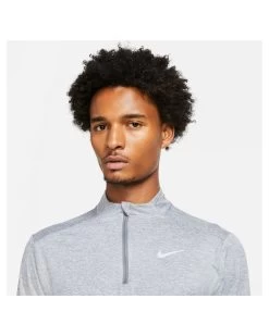 Nike Herren Laufshirt Langarm -Sportbekleidung engelhorn Nike Herren Laufshirt Langarm Detailansicht 06 V1072222J v1