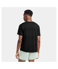 Nike Herren Laufsport T-Shirt DRI-FIT MILER -Sportbekleidung engelhorn Nike Herren Laufsport T Shirt DRI FIT MILER Detailansicht 03 V1068476W v1