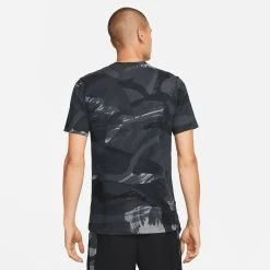 Nike Herren Sportshirt CAMO PAINT -Sportbekleidung engelhorn Nike Herren Sportshirt CAMO PAINT Detailansicht 06 V1078184A v1