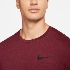 Nike Herren Sportshirt Kurzarm -Sportbekleidung engelhorn Nike Herren Sportshirt kurzarm Detailansicht 08 V1076781A v1