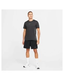 Nike Herren Trainingsshirt NIKE PRO DRI-FIT BURNOUT -Sportbekleidung engelhorn Nike Herren Trainingsshirt NIKE PRO DRI FIT BURNOUT Detailansicht 09 V1071981Z v1