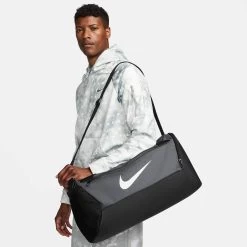 Nike Sporttasche BRASILIA S DUFFLE 9.5 41L 15 Nike Sporttasche BRASILIA S DUFFLE 9.5 41L -Sportbekleidung engelhorn Nike Sporttasche BRASILIA S DUFFLE 95 41L Detailansicht 05 V1081664M v1