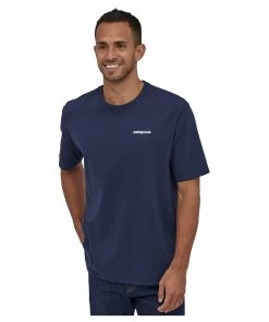 Patagonia Herren T-Shirt P-6 LOGO RESPONSIBLE TEE -Sportbekleidung engelhorn Patagonia Herren T Shirt P 6 LOGO RESPONSIBLE TEE Detailansicht 05 V1071574Z v1