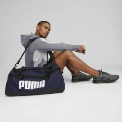 Puma Sporttasche CHALLENGER DUFFLE M 9 Puma Sporttasche CHALLENGER DUFFLE M -Sportbekleidung engelhorn Puma Sporttasche CHALLENGER DUFFLE M Detailansicht 05 V1078176W v1