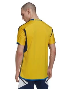 Adidas Performance Fußballtrikot SCHWEDEN WM 22/23 Heimspiel REPLICA 19 Adidas Performance Fußballtrikot SCHWEDEN WM 22/23 Heimspiel REPLICA -Sportbekleidung engelhorn adidas Performance Fussballtrikot SCHWEDEN WM 2223 Heimspiel REPLICA Detailansicht 06 V1075574M v1