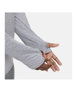 Nike Herren Laufshirt Langarm -Sportbekleidung engelhorn partner Nike Herren Laufshirt Langarm Detailansicht 02 V1072222J v1